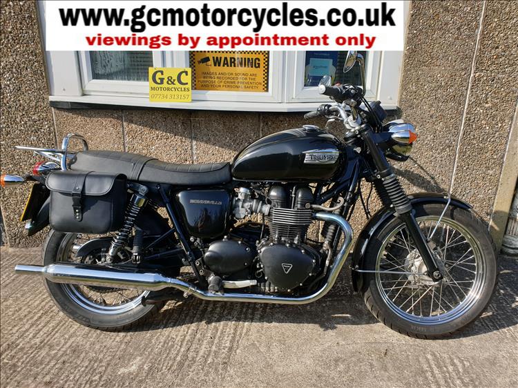 TRIUMPH BONNEVILLE 865